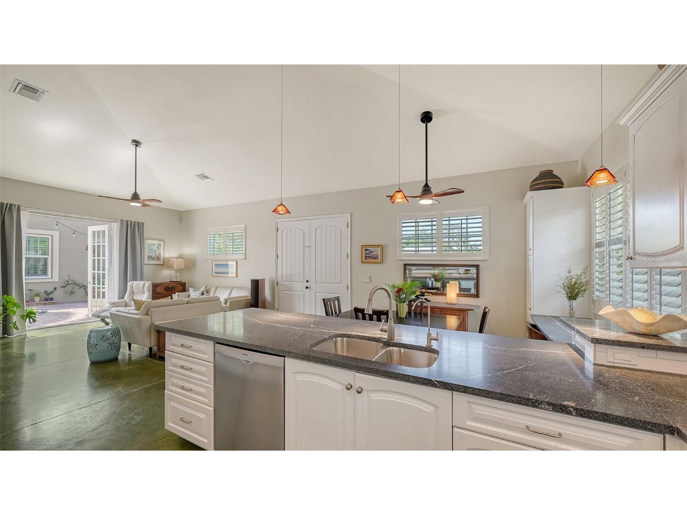 640 N Osprey Avenue Sarasota FL 34236 A4672346 image12