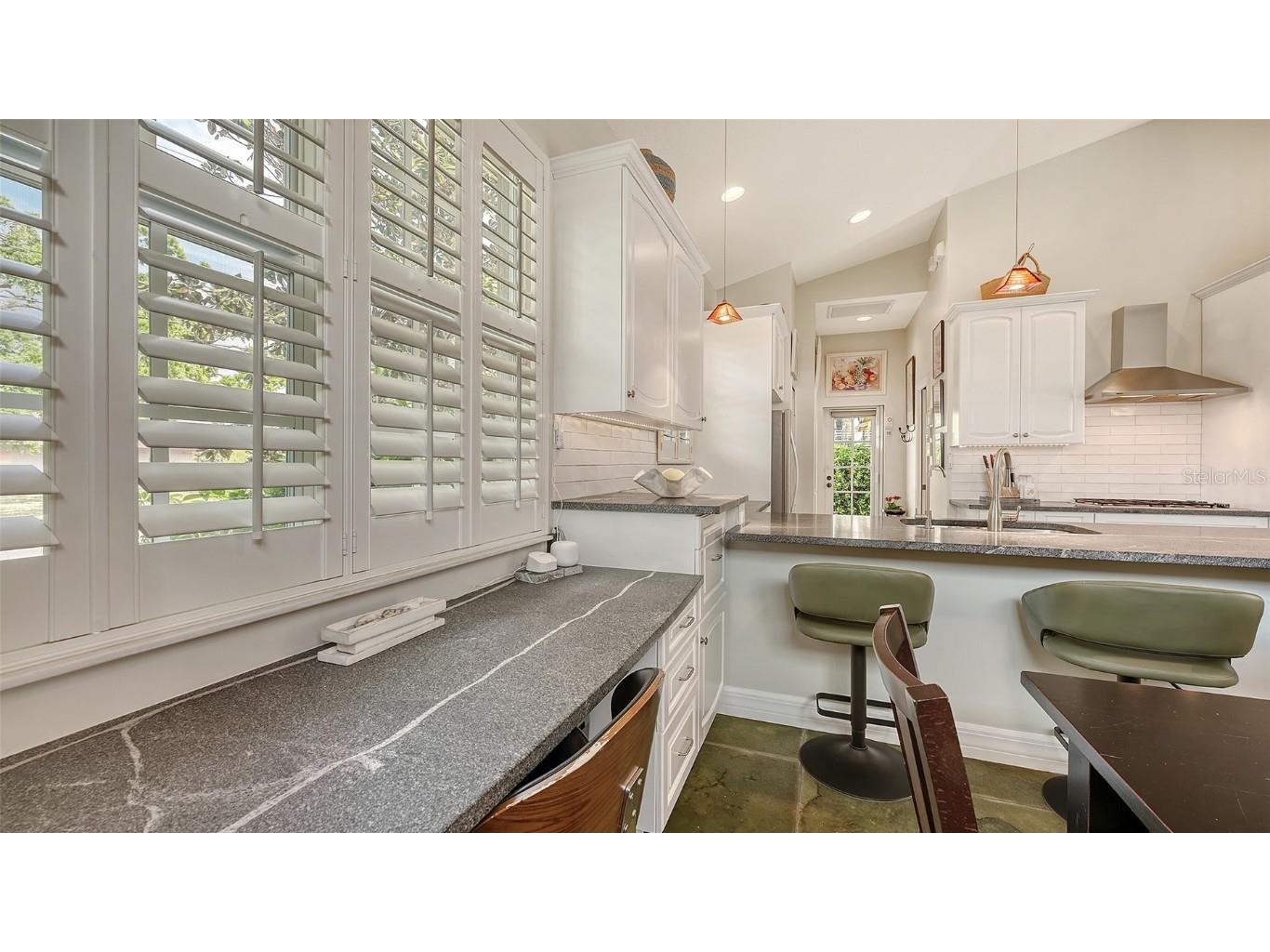 640 N Osprey Avenue Sarasota FL 34236 A4672346 image16