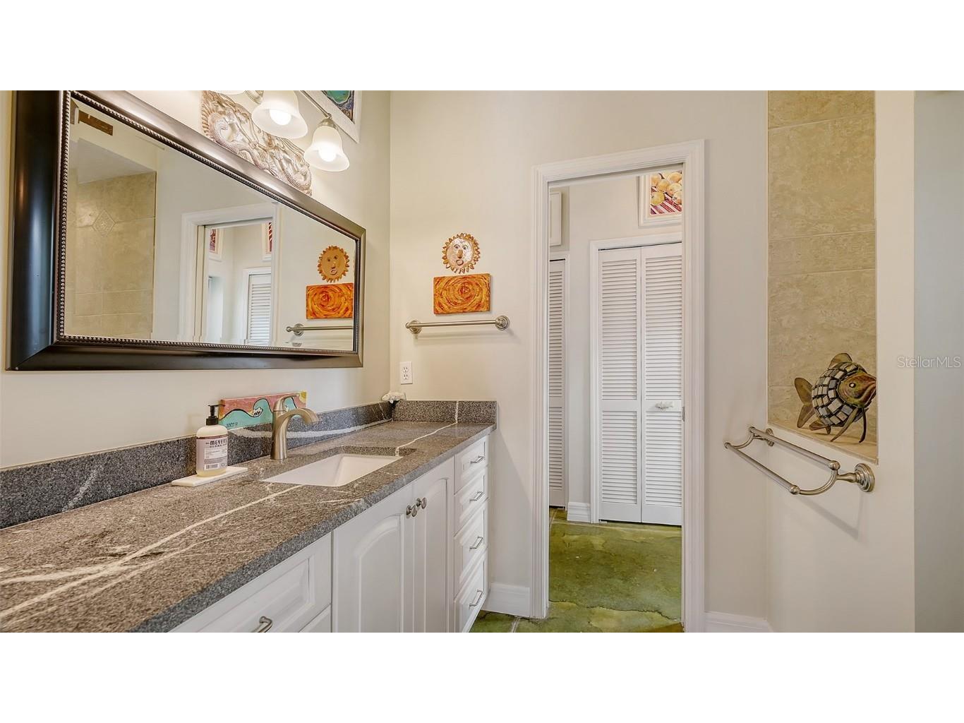 640 N Osprey Avenue Sarasota FL 34236 A4672346 image30