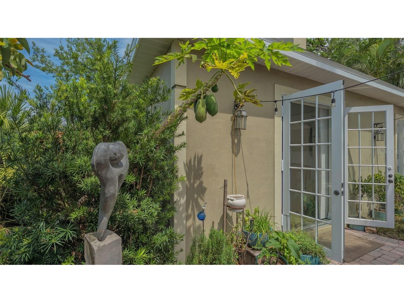 640 N Osprey Avenue Sarasota FL 34236 A4672346 image38