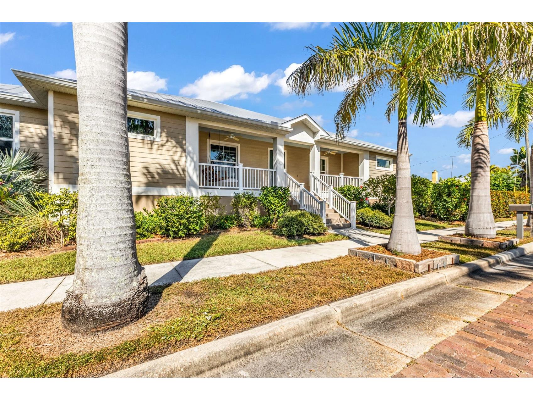 640 Palm Avenue Punta Gorda FL 33950 C7517687 image1