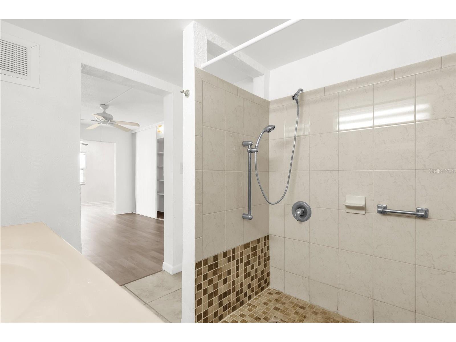 6400 46th Avenue #102 Kenneth City FL 33709 TB8458838 image14