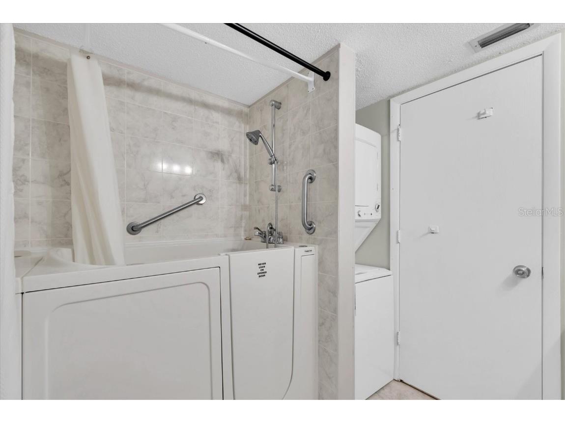 6400 46th Avenue N #203 Kenneth City FL 33709 TB8390965 image18