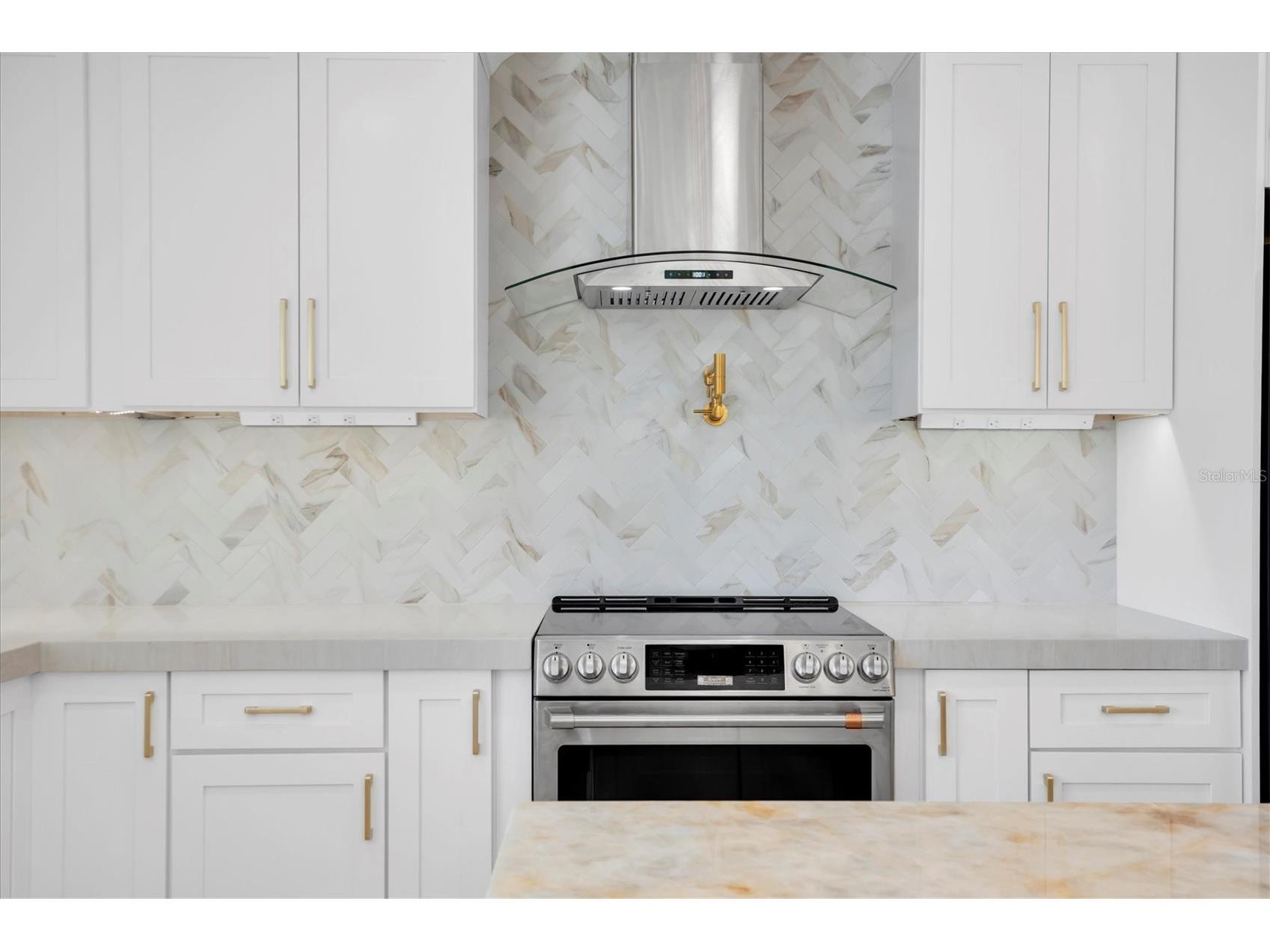 6400 Mockingbird Way S Saint Petersburg FL 33707 TB8466872 image16