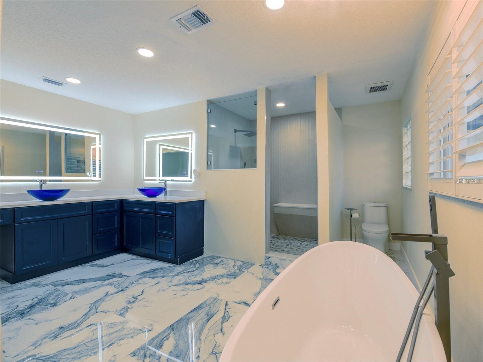 6400 Mockingbird Way S Saint Petersburg FL 33707 TB8466872 image17