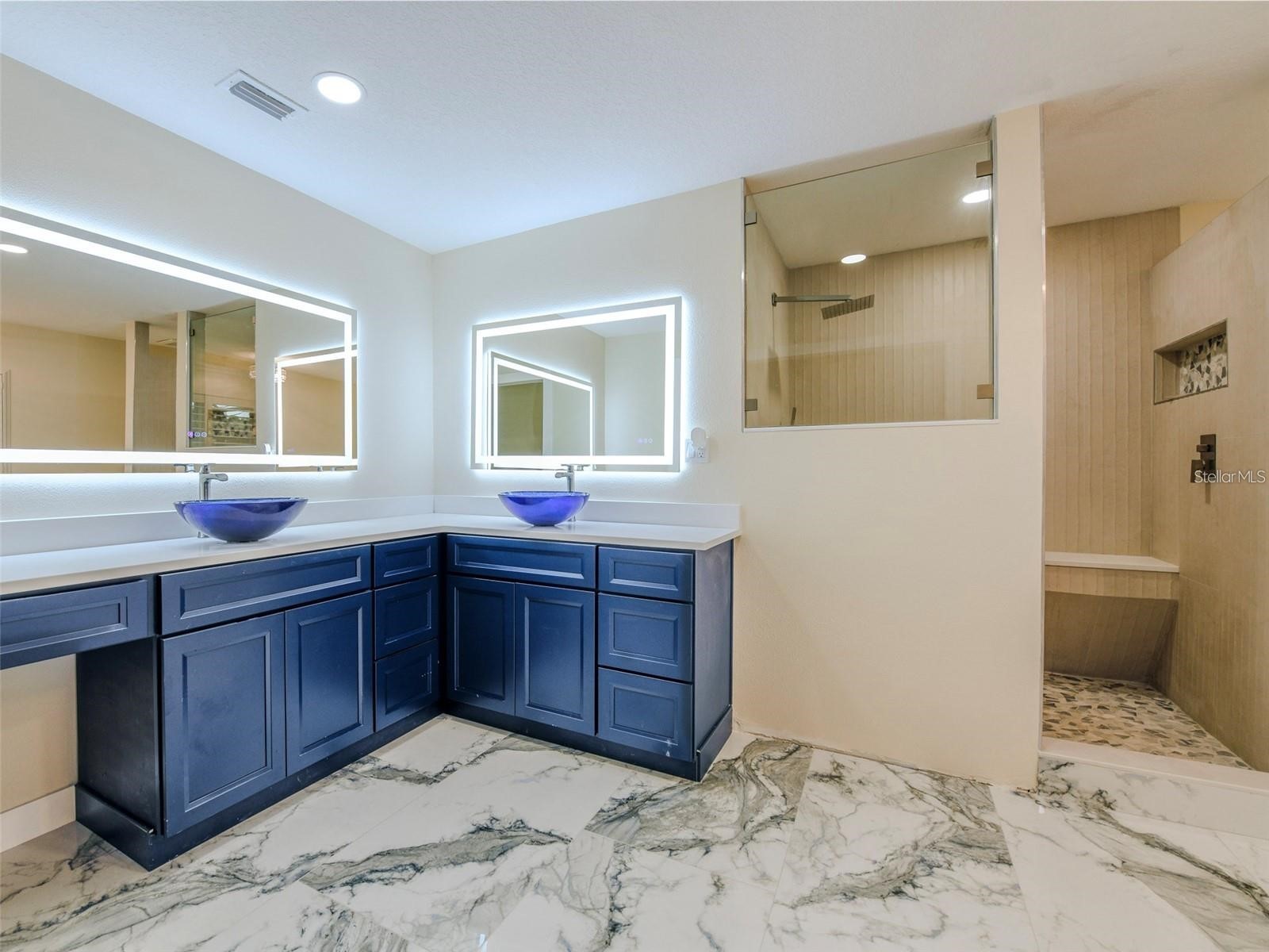 6400 Mockingbird Way S Saint Petersburg FL 33707 TB8466872 image19