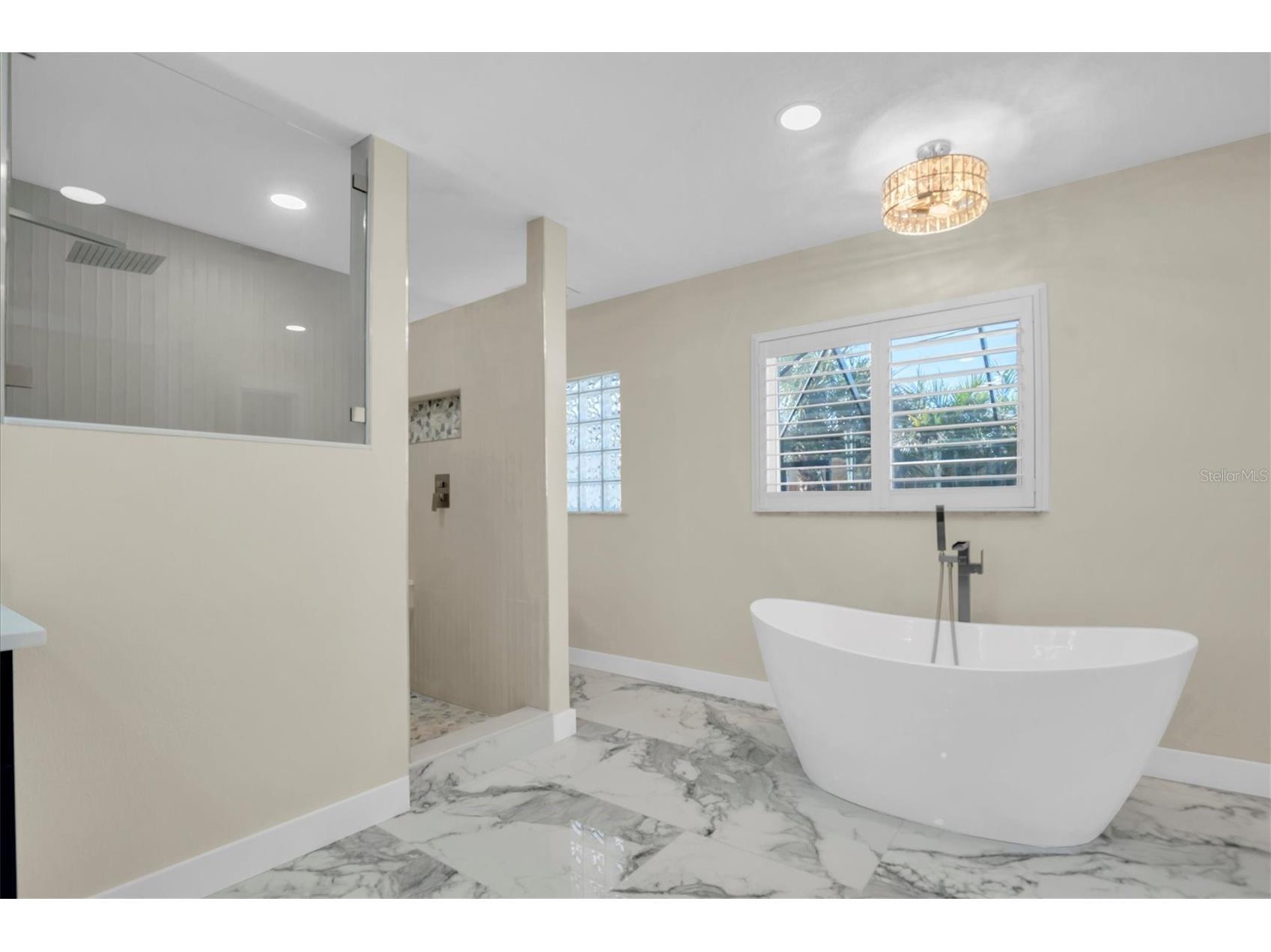 6400 Mockingbird Way S Saint Petersburg FL 33707 TB8466872 image21