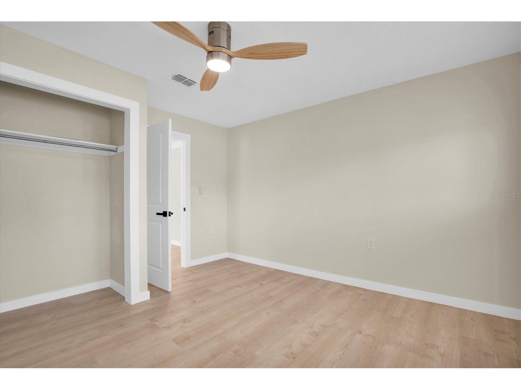 6400 Mockingbird Way S Saint Petersburg FL 33707 TB8466872 image32