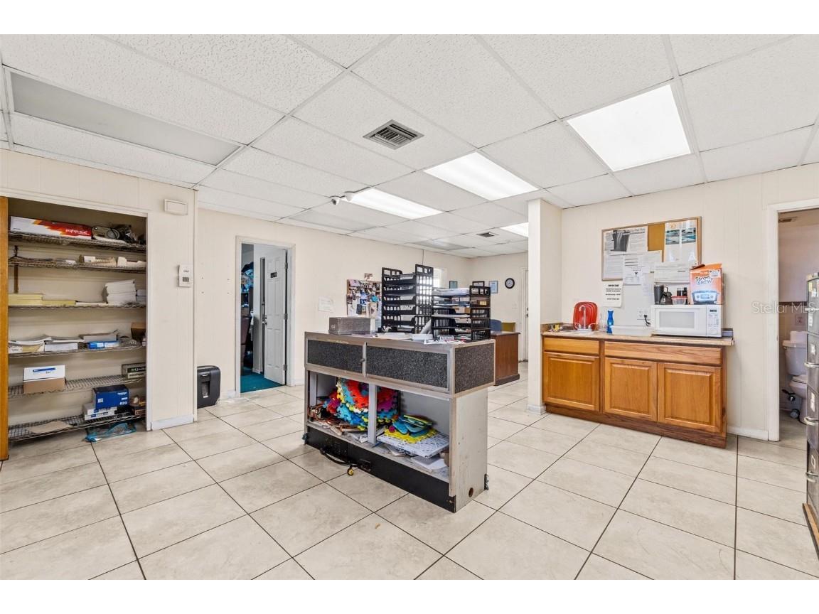 6401 35th Street N Pinellas Park FL 33781 TB8430271 image17