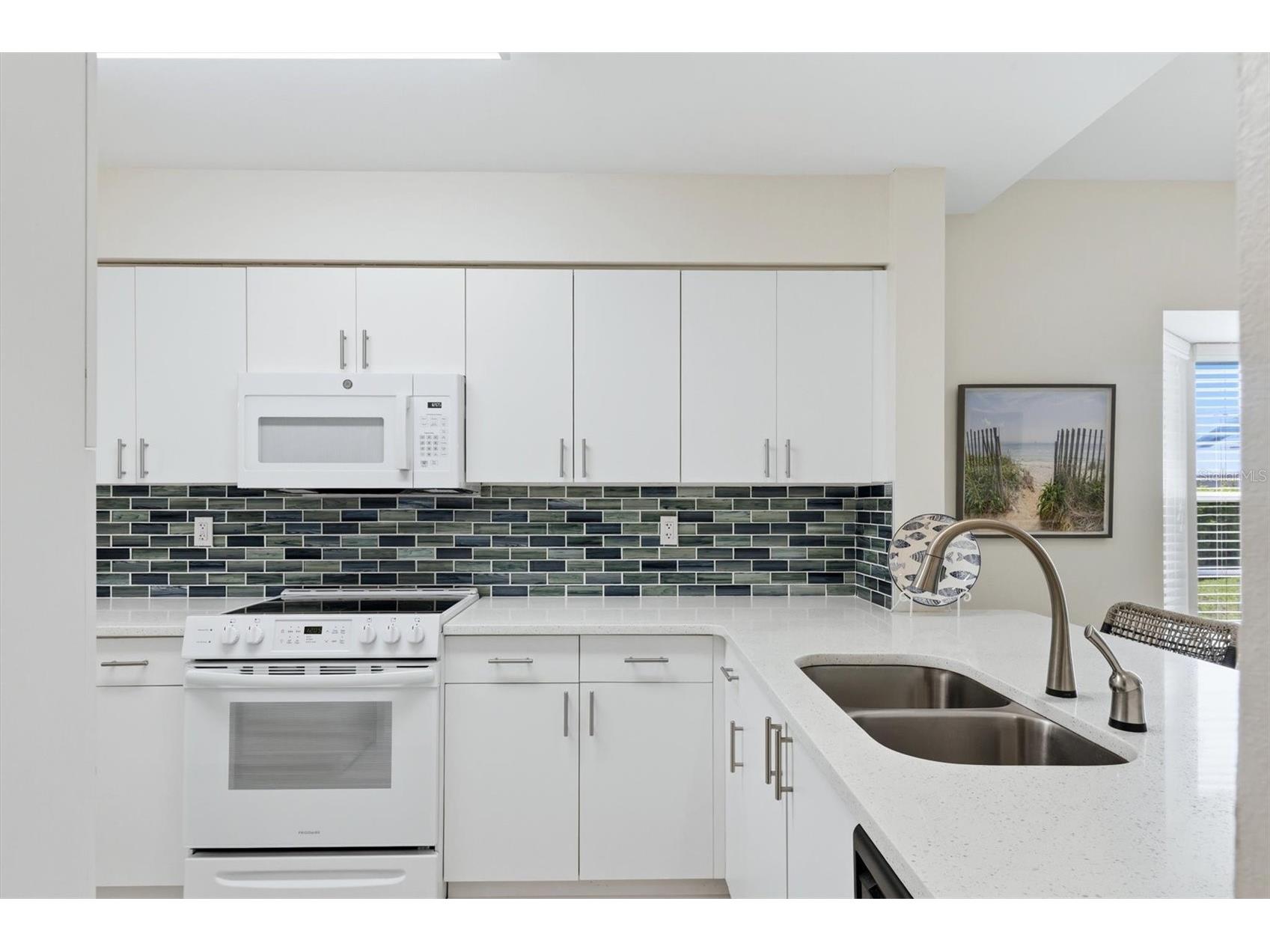 6401 Approach Road #32 Sarasota FL 34238 A4689670 image7