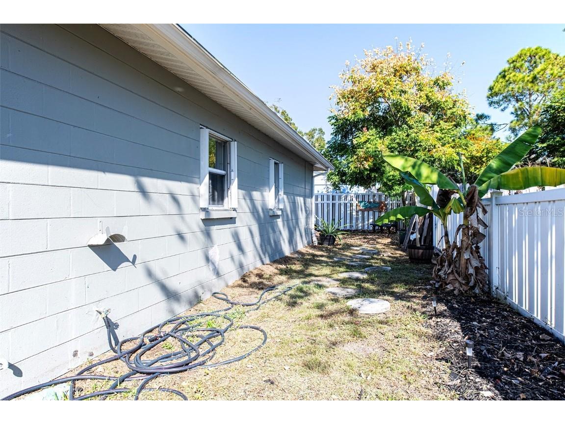 6401 Cedarbrook Drive S Pinellas Park FL 33782 TB8447077 image28