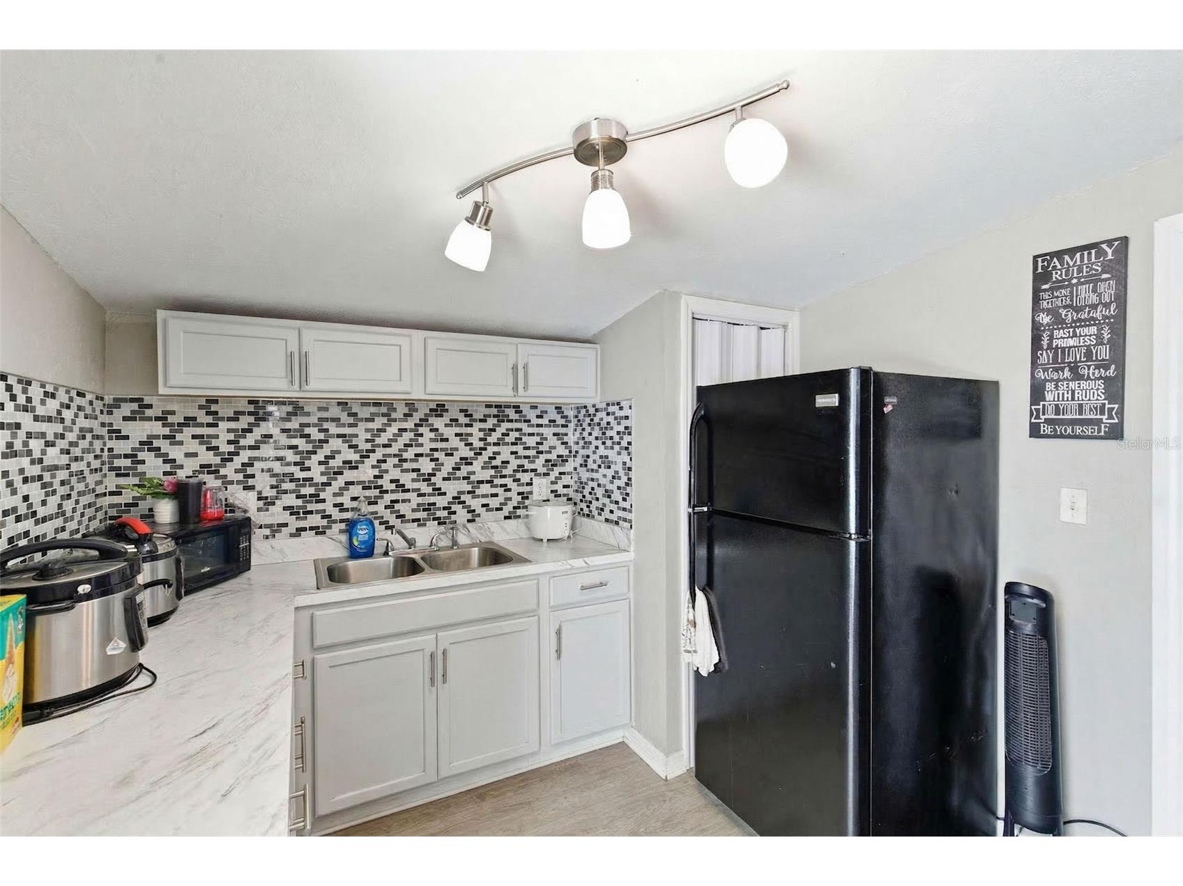 6401 N Hale Avenue Tampa FL 33614 TB8489804 image26