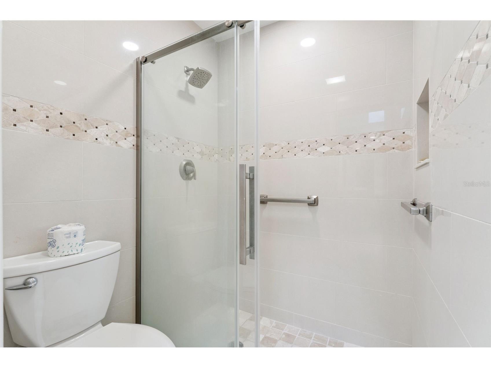 6401 Wellington Drive Orlando FL 32819 O6403245 image18