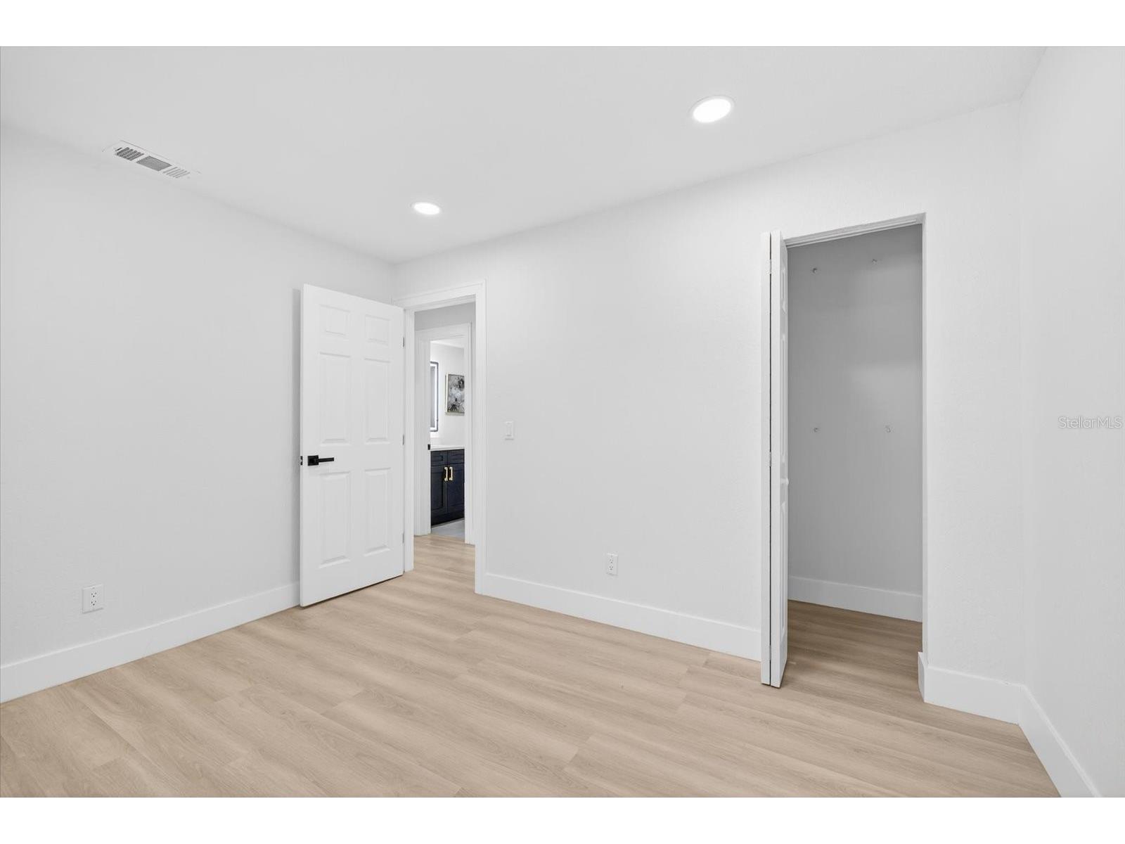 6403 Elliot Drive Tampa FL 33615 TB8475967 image23