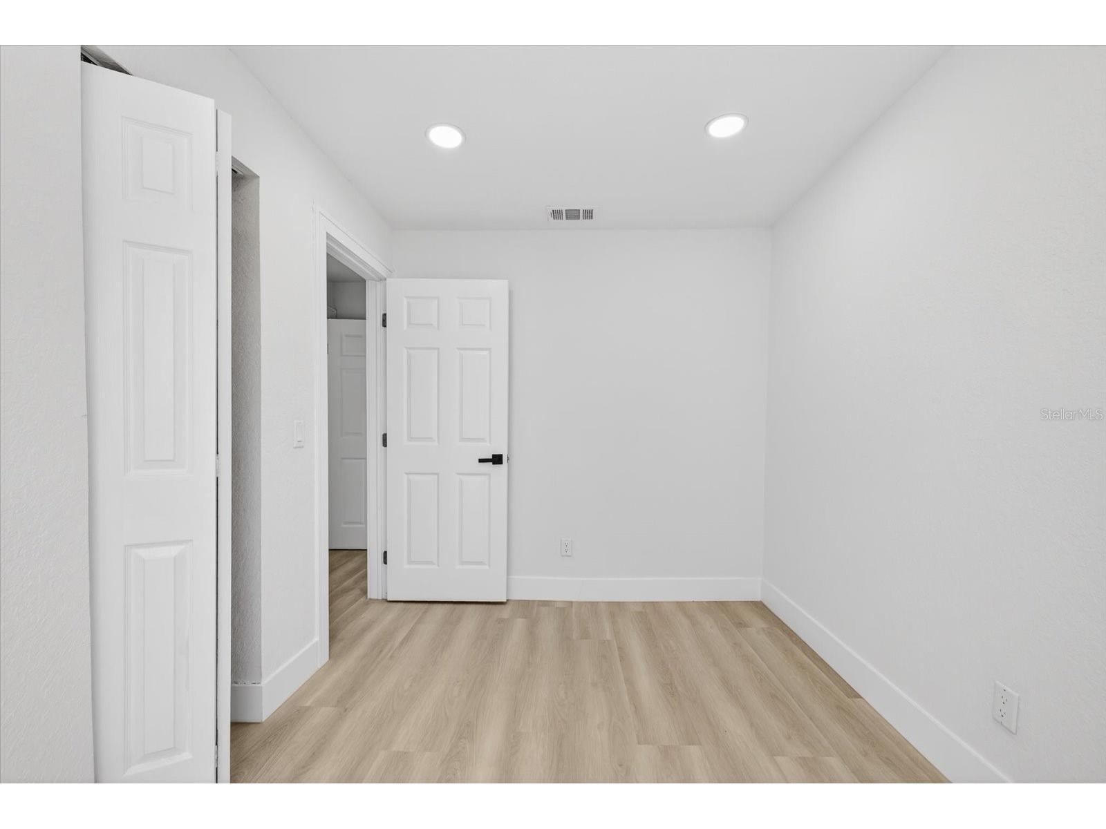 6403 Elliot Drive Tampa FL 33615 TB8475967 image24