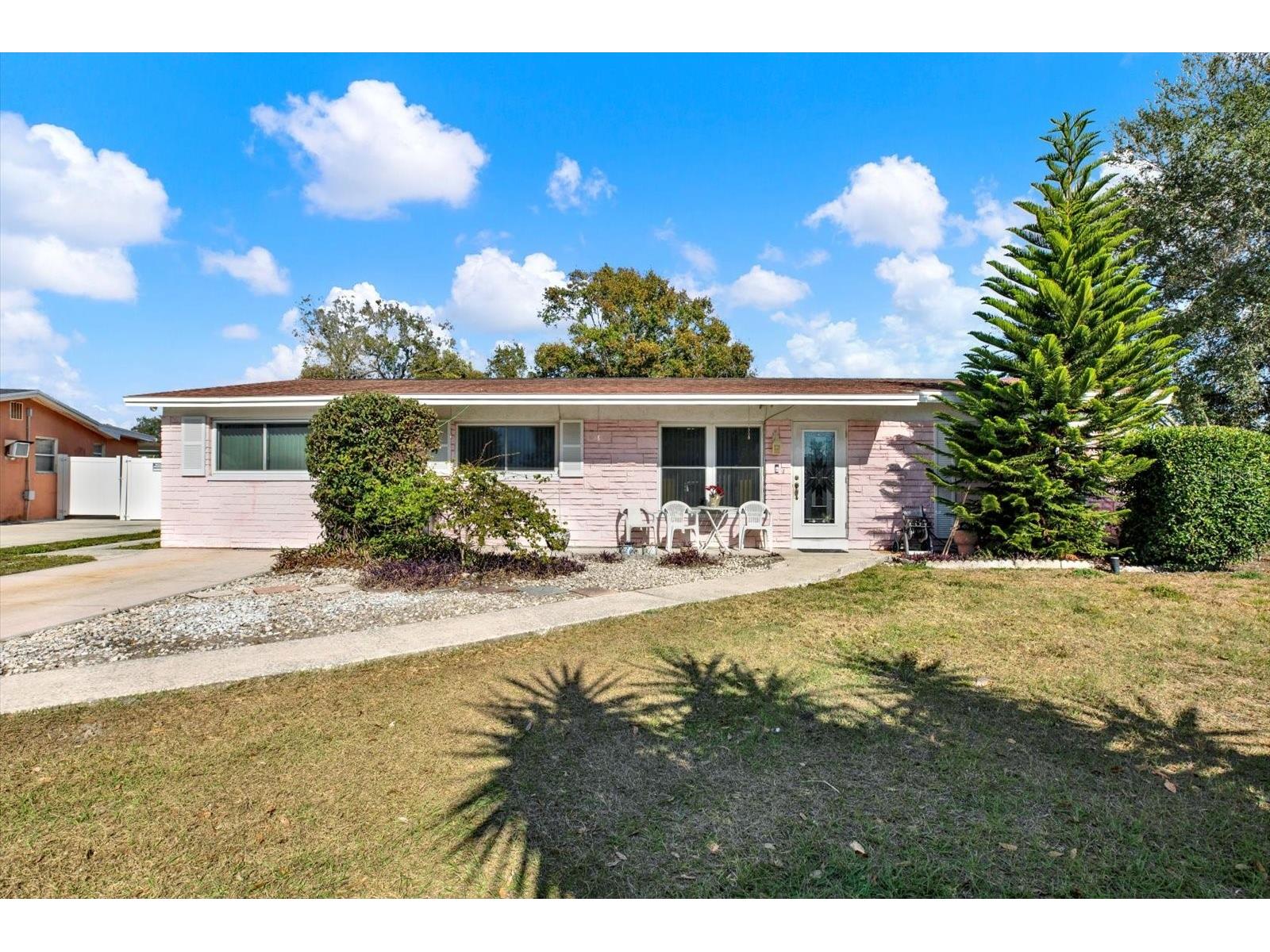 6403 Rolling Green Place Tampa FL 33634 TB8468166 image1