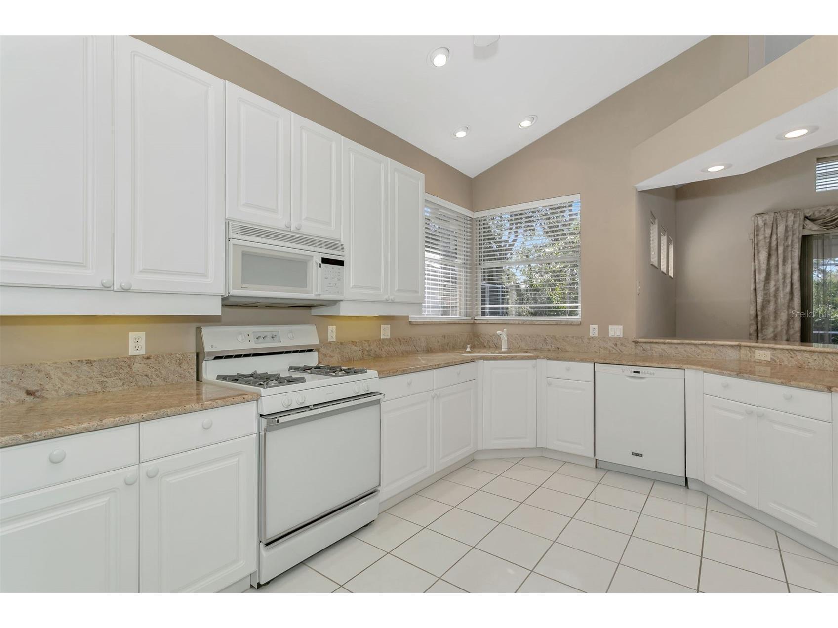 6404 Wentworth Crossing University Park FL 34201 A4677067 image26