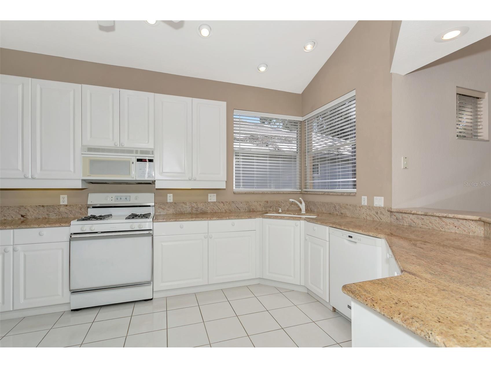 6404 Wentworth Crossing University Park FL 34201 A4677067 image28
