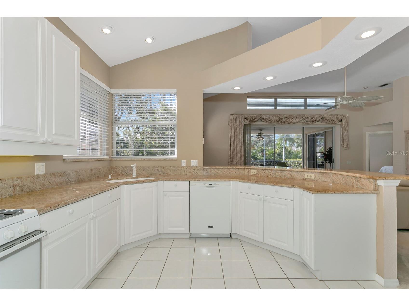 6404 Wentworth Crossing University Park FL 34201 A4677067 image29