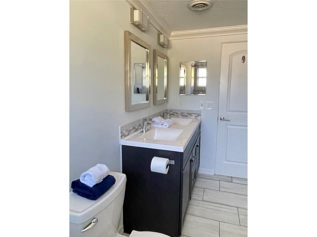 6405 White Sands Terrace Sarasota FL 34231 A4669068 image16