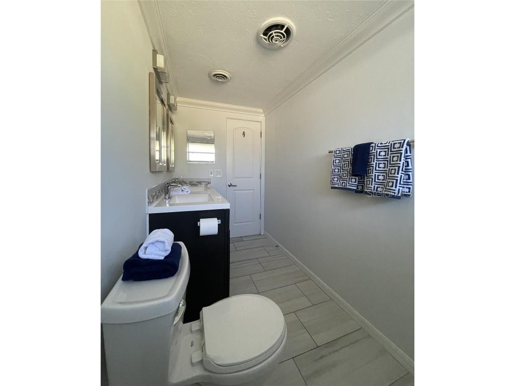6405 White Sands Terrace Sarasota FL 34231 A4669068 image17