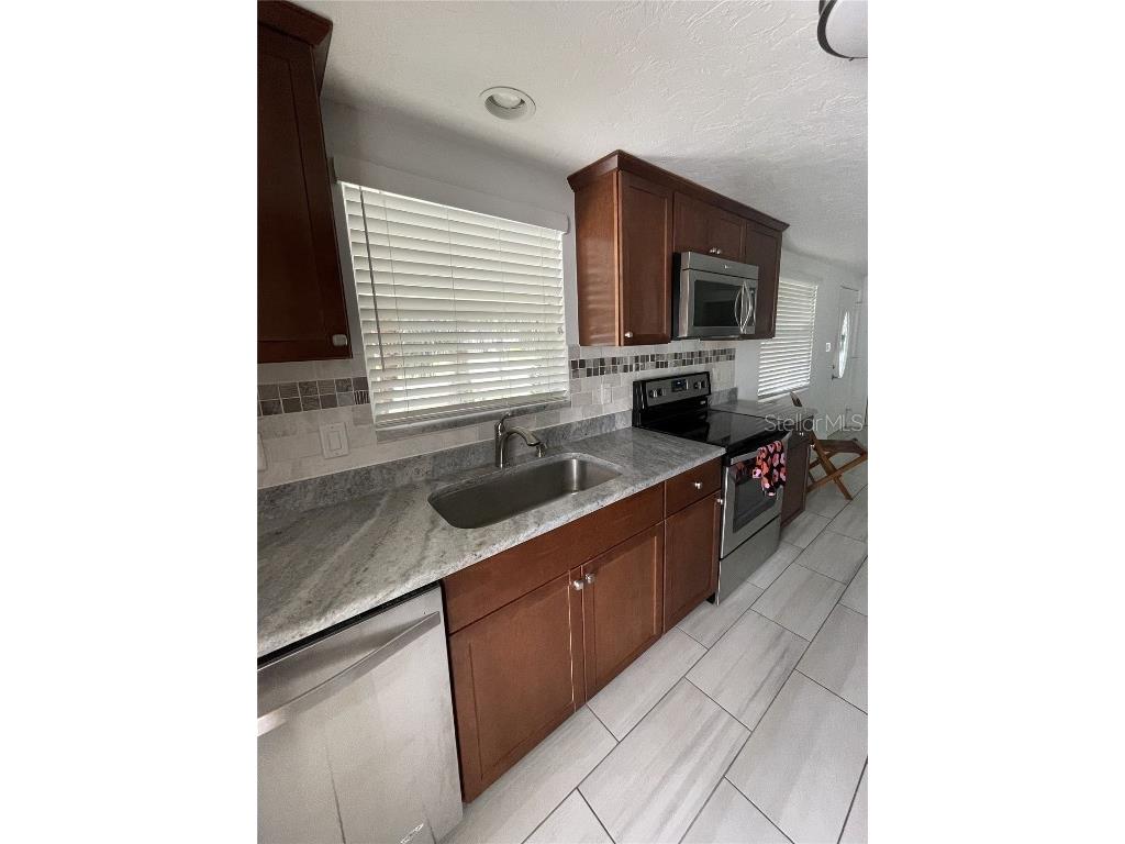 6405 White Sands Terrace Sarasota FL 34231 A4669068 image8