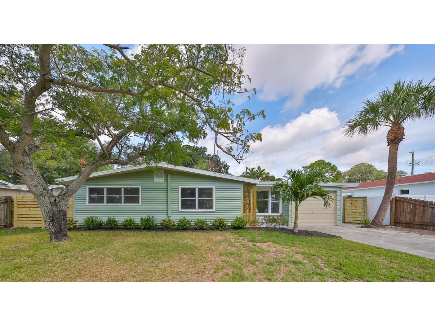 6407 Pelican Drive S Saint Petersburg FL 33707 TB8300681 image1