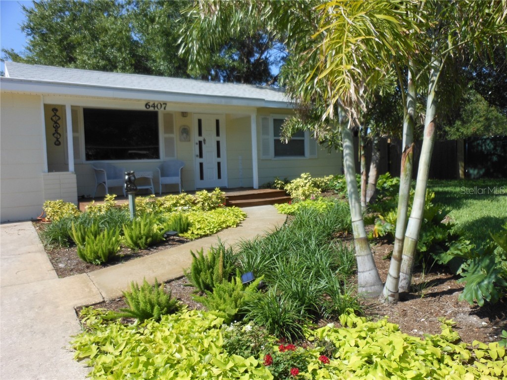 6407 Sandpiper Way S Saint Petersburg FL 33707 U8234124 image1