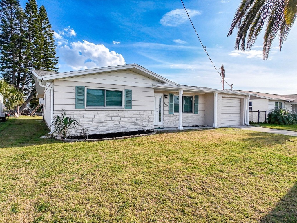 6408 Kathleen Drive Hudson FL 34667 - CANAL TO GULF OF AMERICA W7873985 image1