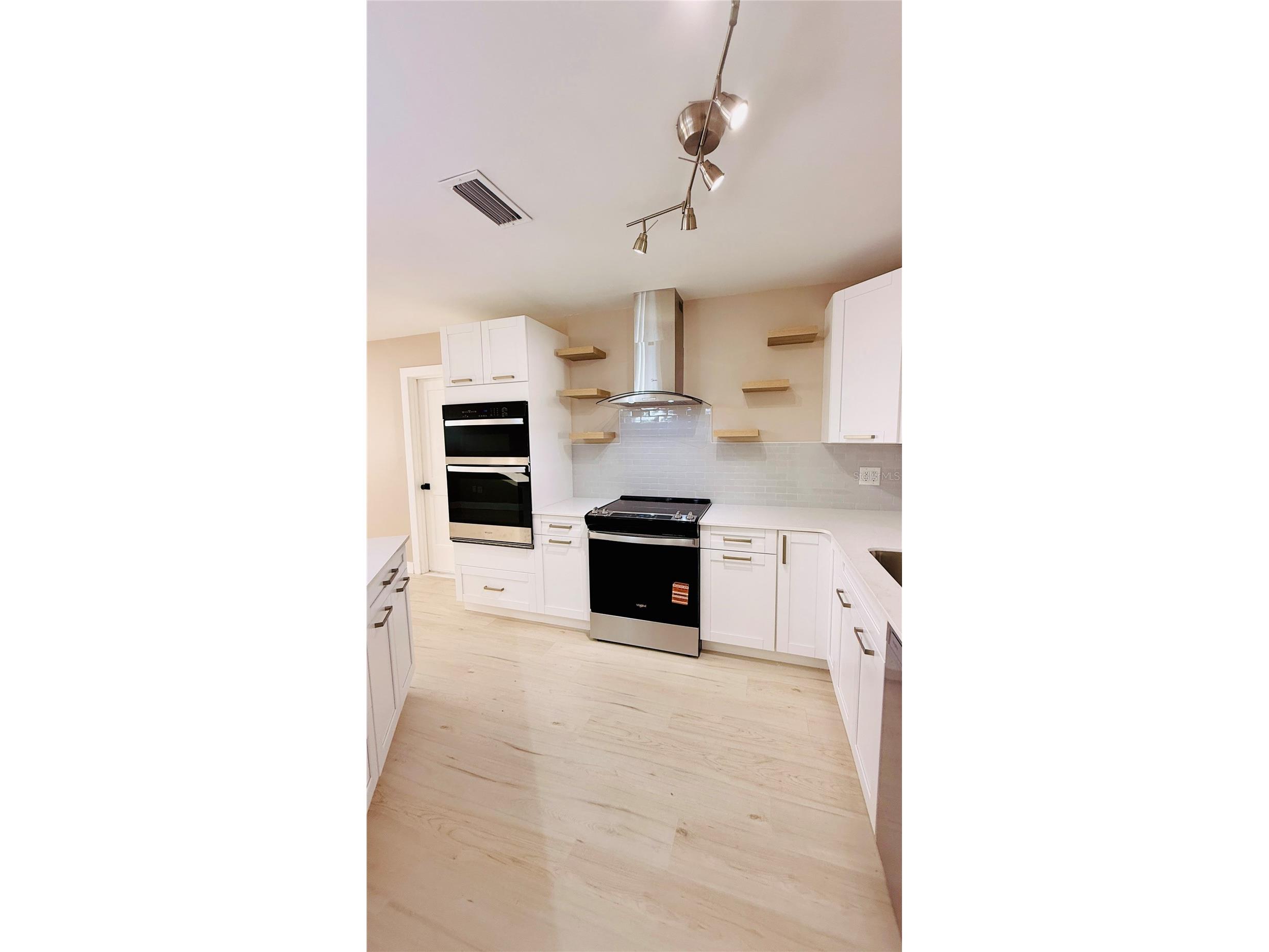 6409 Rosewood Drive Tampa FL 33615 TB8506911 image13
