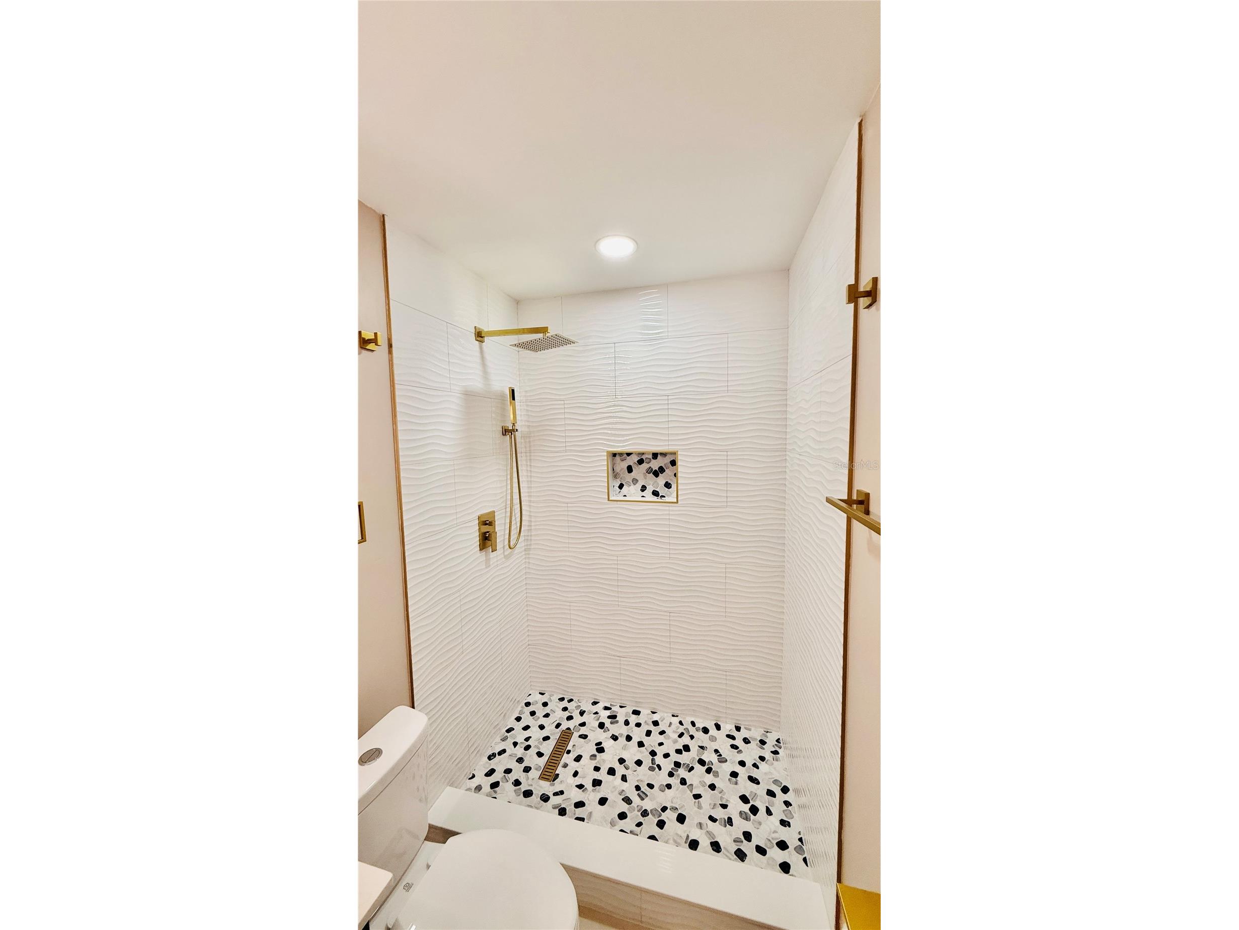 6409 Rosewood Drive Tampa FL 33615 TB8506911 image34