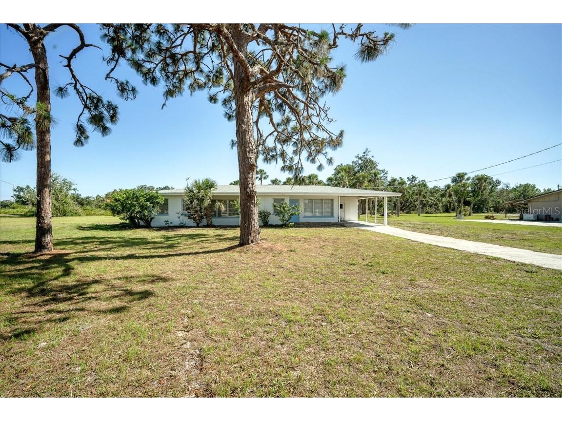 641 E Dearborn Street Englewood FL 34223 D6130337 image1