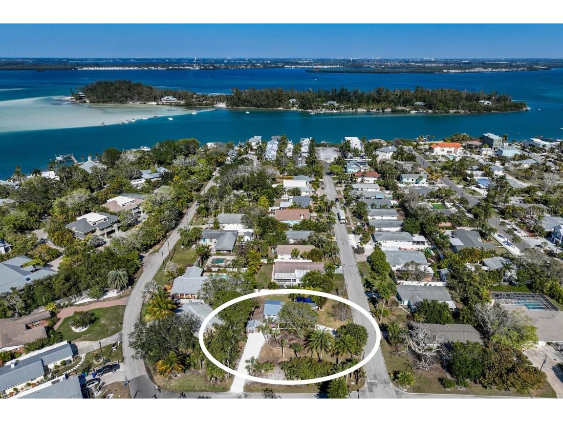 641 Fox Street Longboat Key FL 34228 A4616882 image1