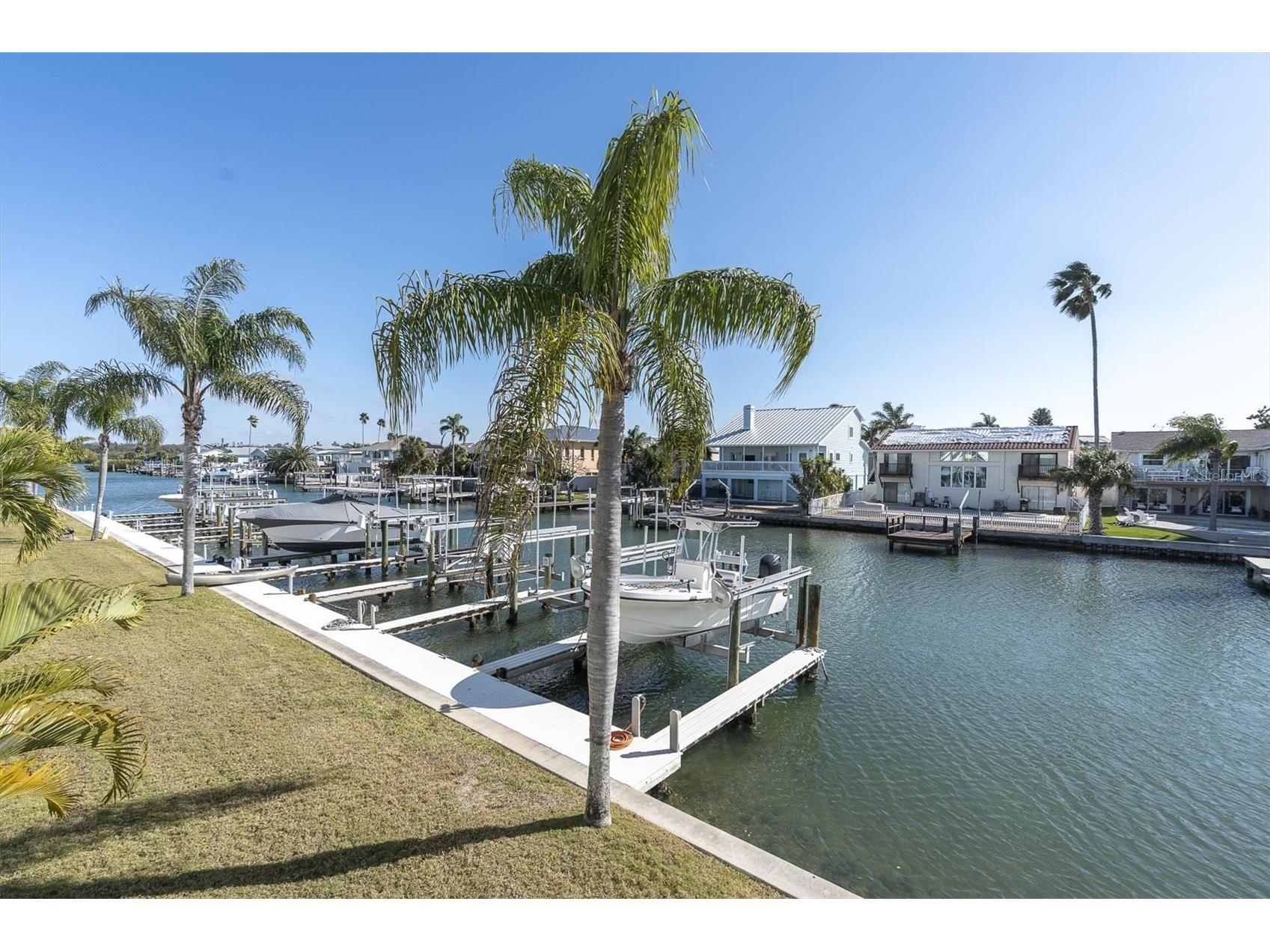 641 Garland Circle Indian Rocks Beach FL 33785 TB8472005 image1