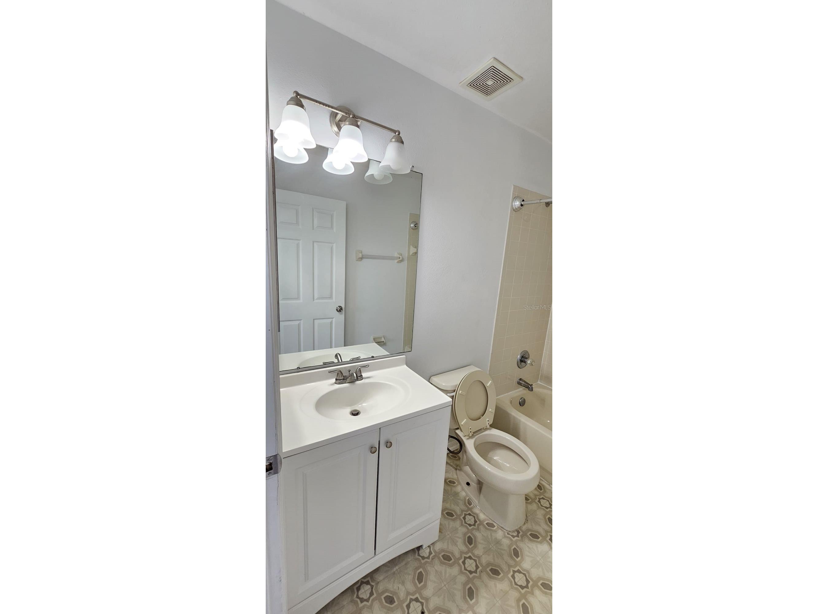 641 Kensington Lake Circle Brandon FL 33511 TB8481528 image16
