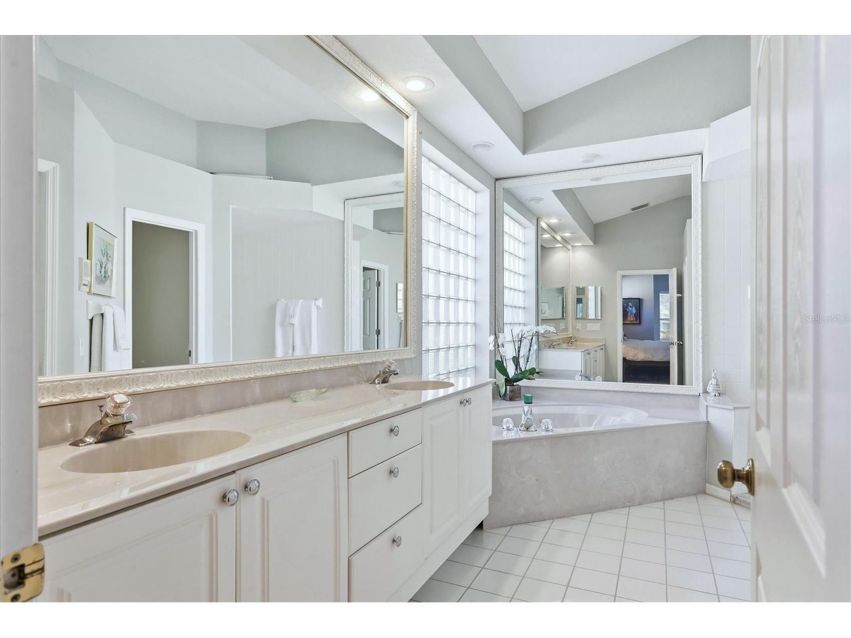 6411 Berkshire Place University Park FL 34201 A4683463 image22
