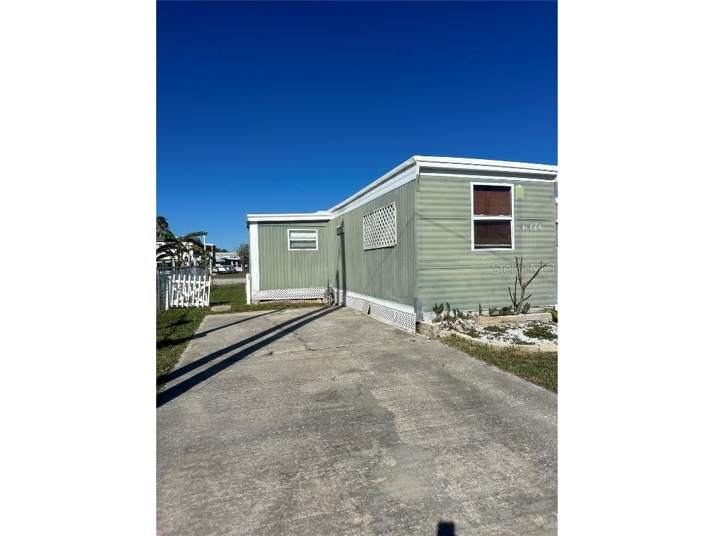 6411 Tower Drive Hudson FL 34667 W7870347 image1