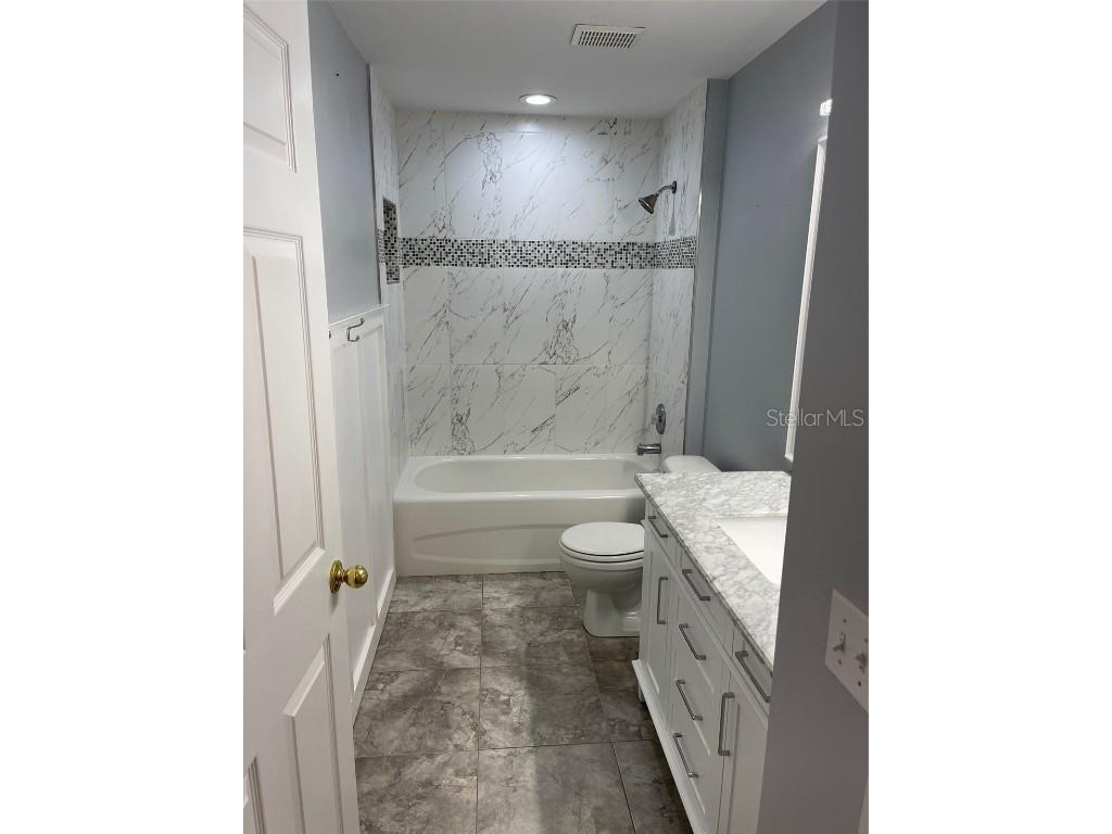 6412 Rosefinch Court #201 Lakewood Ranch FL 34202 A4659017 image9