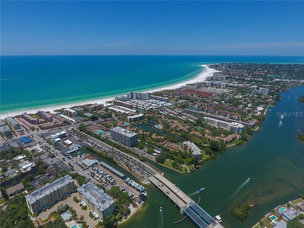 6415 Midnight Pass Road #910 Sarasota FL 34242 A4640962 image1