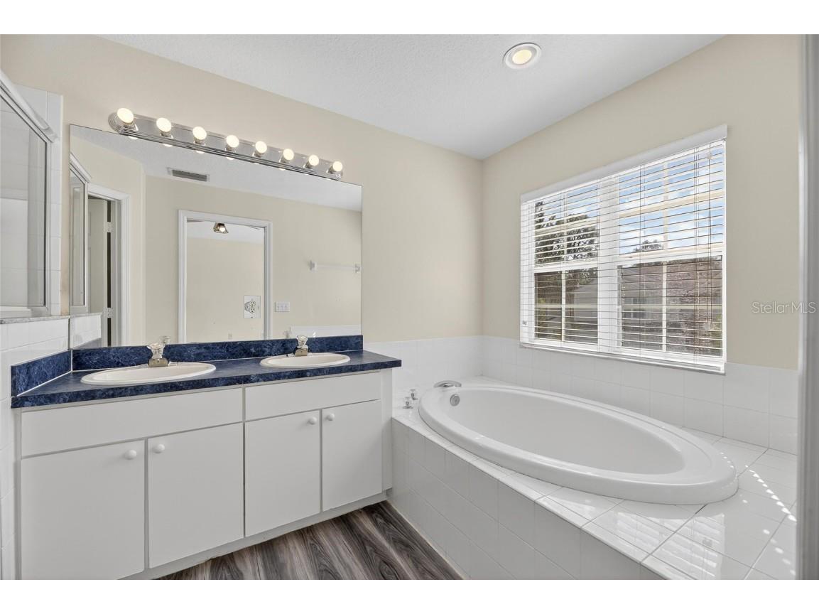 6418 Rosefinch Court #103 Lakewood Ranch FL 34202 A4667294 image41