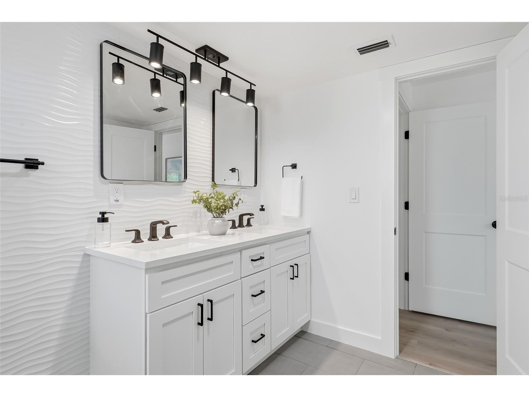 6419 Pelican Drive S Saint Petersburg FL 33707 TB8528377 image24