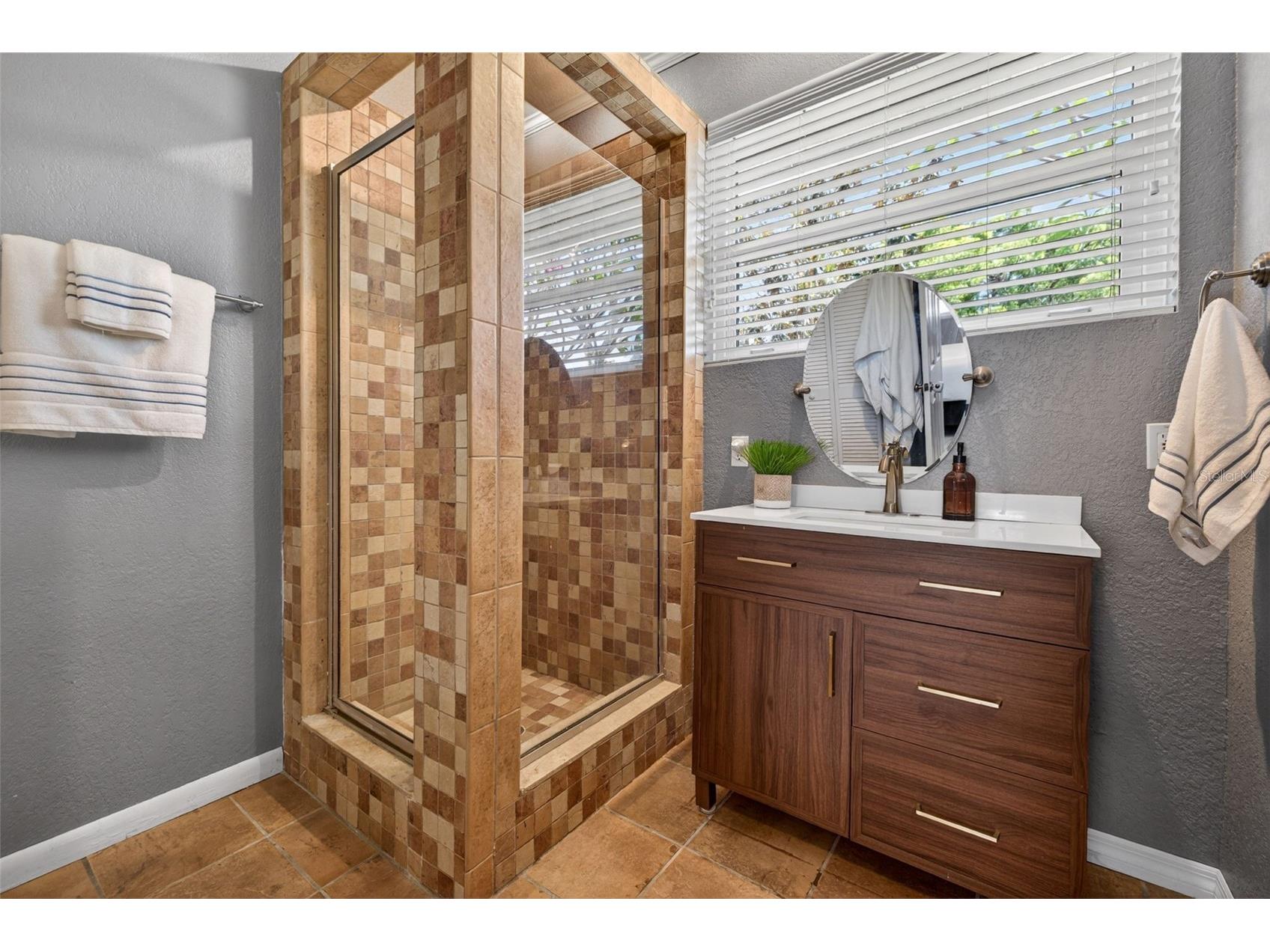 642 38th Avenue NE Saint Petersburg FL 33704 TB8512728 image19