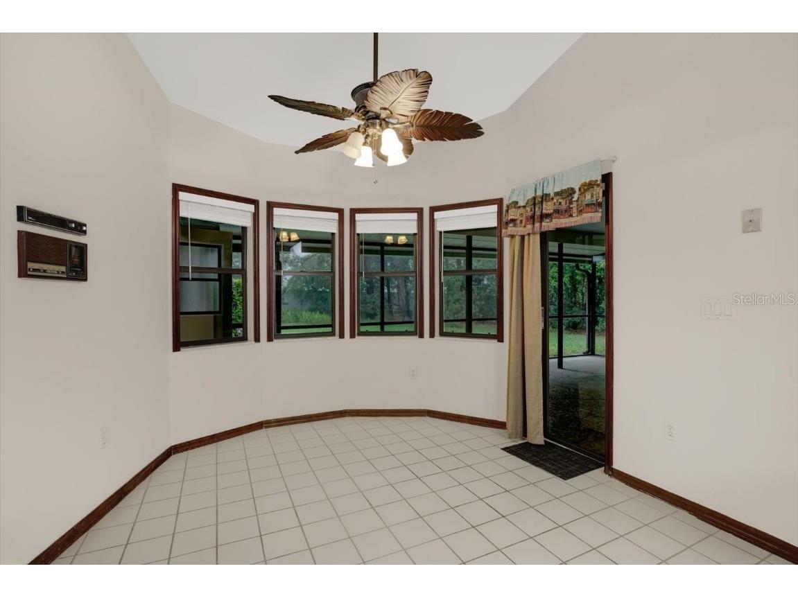 642 Erin Way Brooksville FL 34601 W7875378 image16