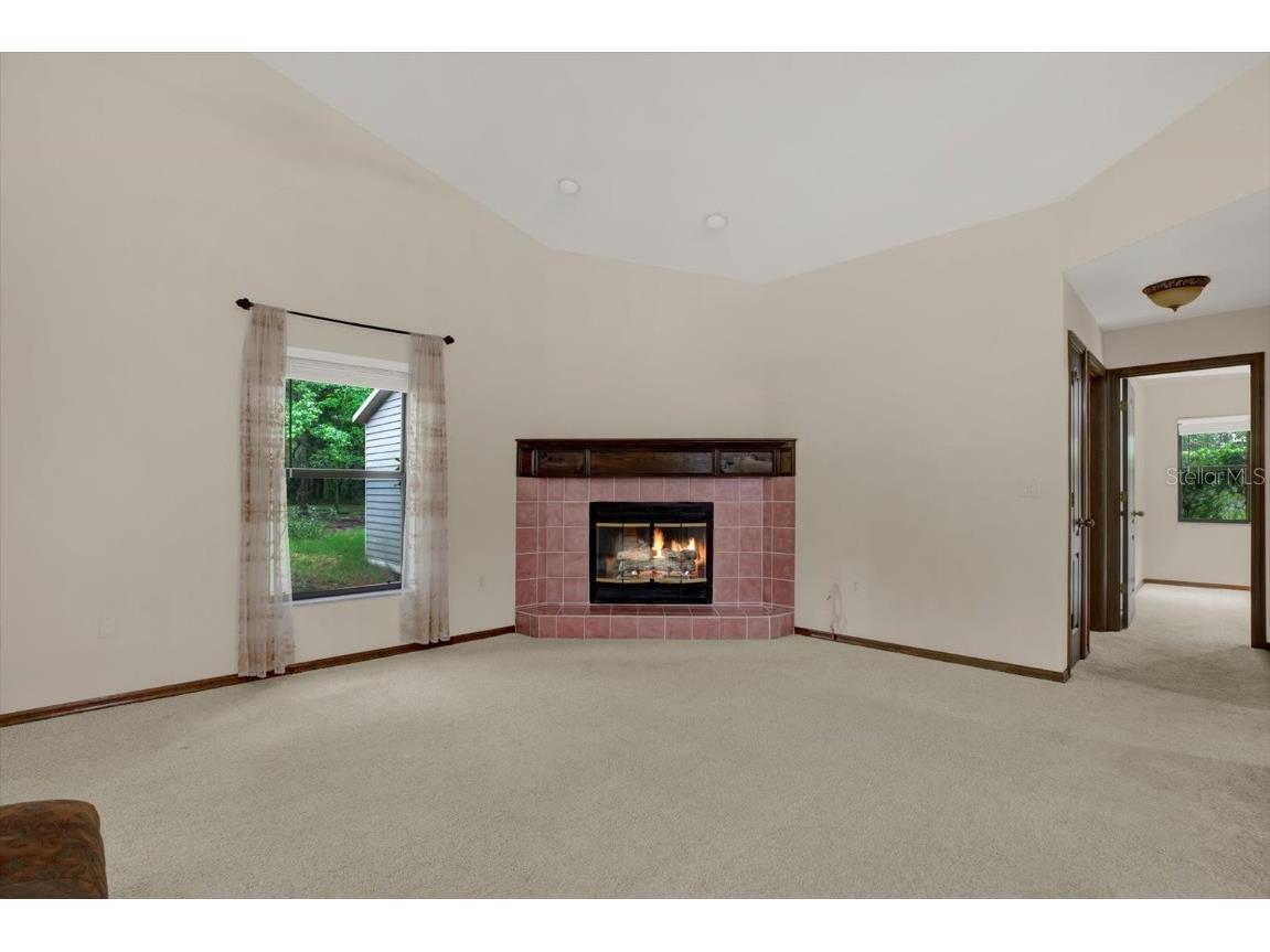 642 Erin Way Brooksville FL 34601 W7875378 image22