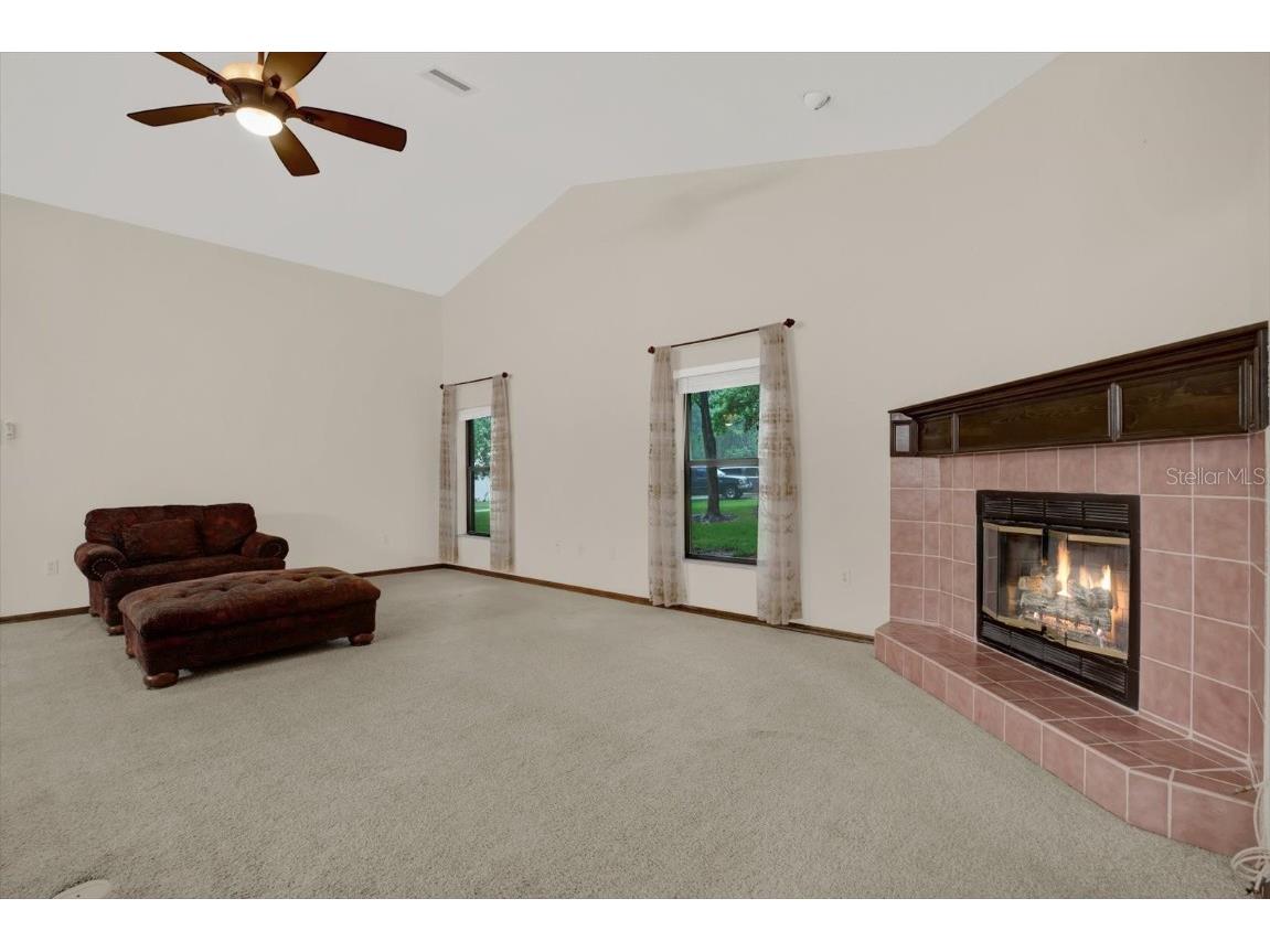 642 Erin Way Brooksville FL 34601 W7875378 image23