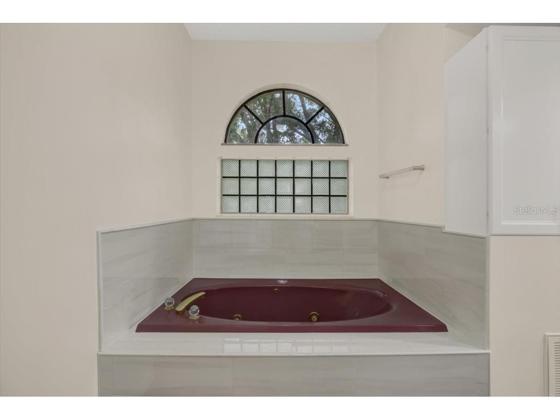 642 Erin Way Brooksville FL 34601 W7875378 image29