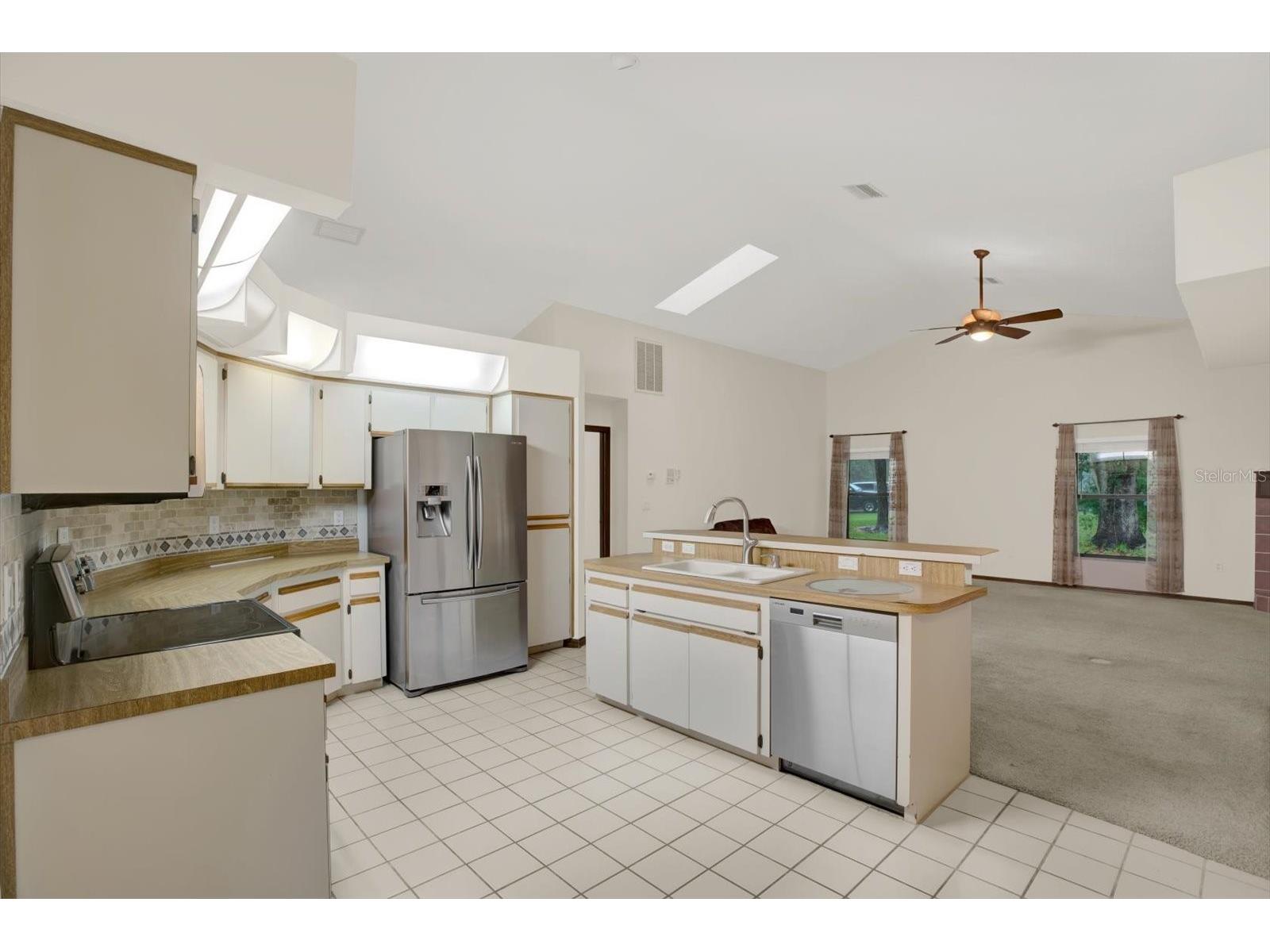 642 Erin Way Brooksville FL 34601 W7882901 image6