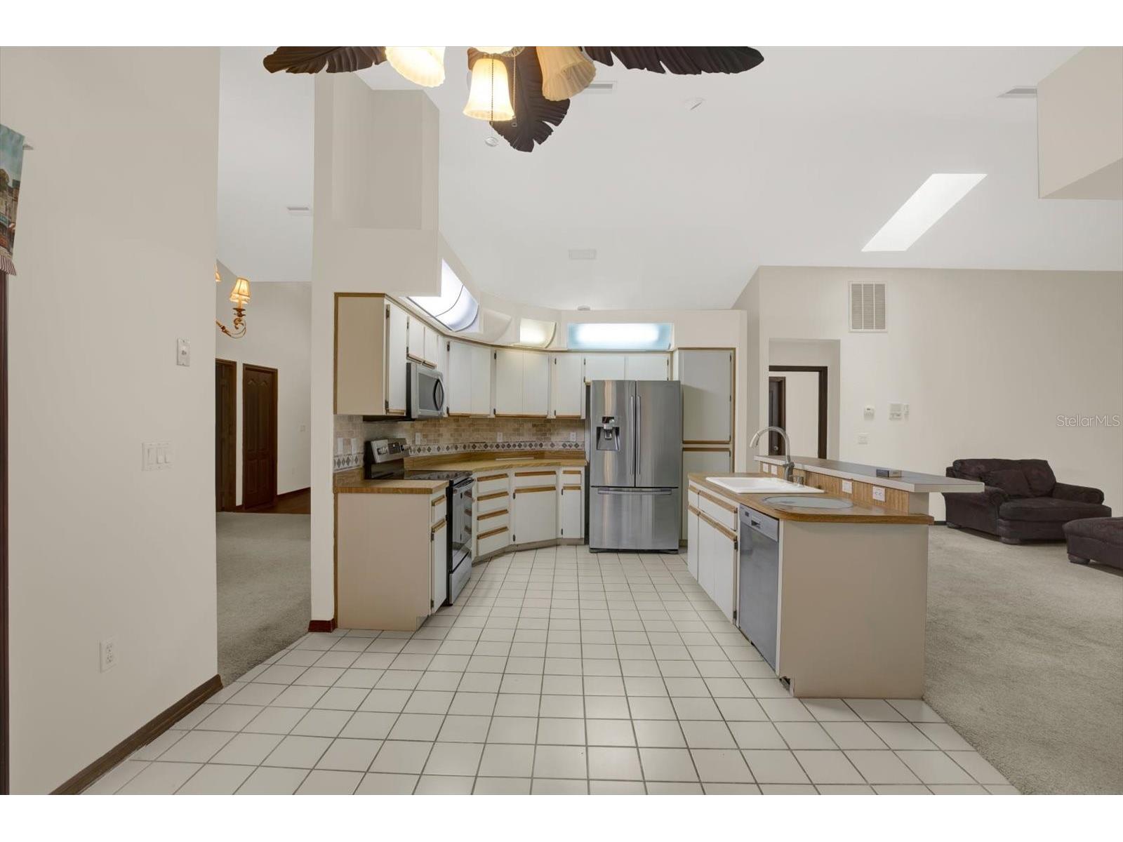 642 Erin Way Brooksville FL 34601 W7882901 image9
