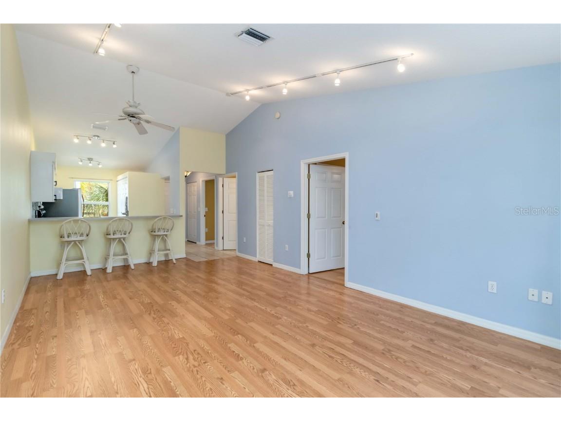 642 N Jefferson Avenue #13 Sarasota FL 34237 A4652898 image8