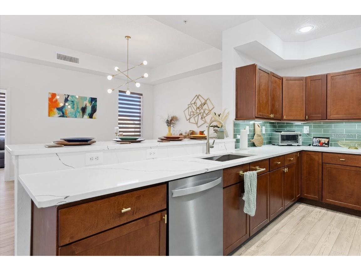 642 Wells Court #402 Clearwater FL 33756 TB8444224 image11